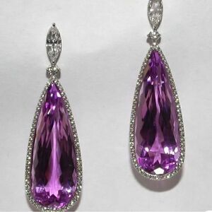 ☔️ Betsey Johnson purple crystal teardrop dangle earrings. ☔️